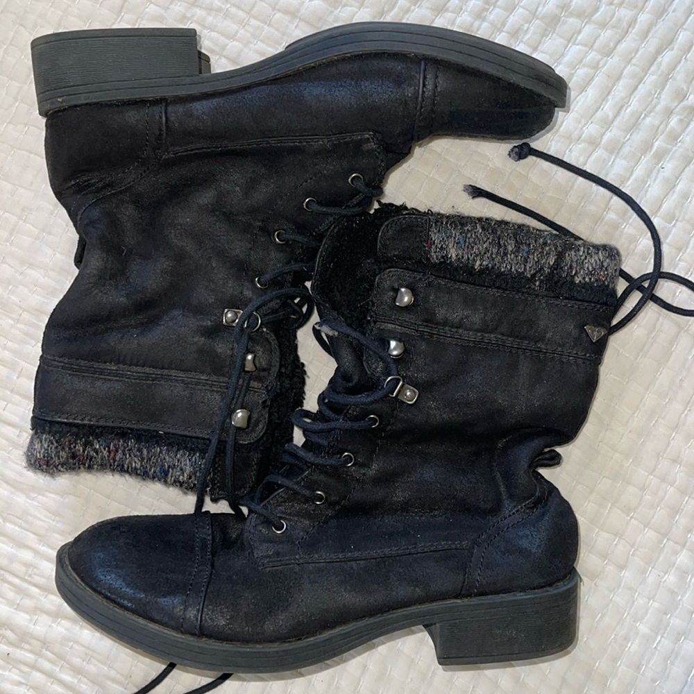 Combat boots